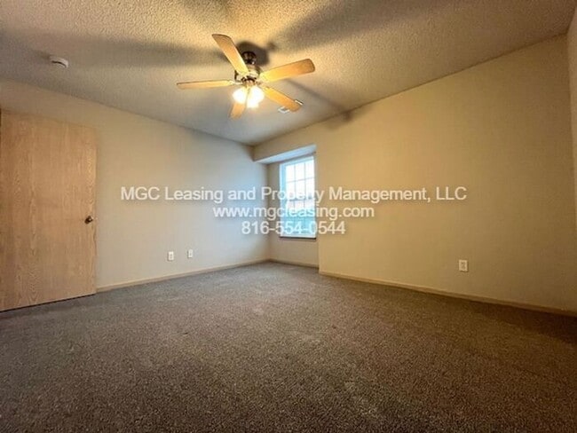 Building Photo - Minutes from Kaufman and Arrowhead Stadium...