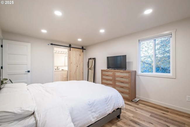 Building Photo - 3bedroom 2bath House