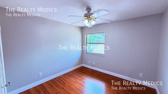 Building Photo - 3640 S St Lucie Dr