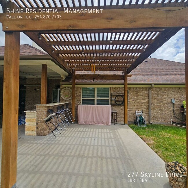 Building Photo - 277 Skyline Dr