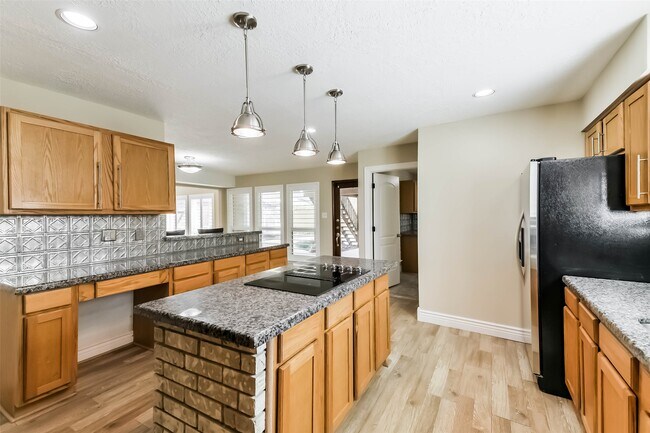 Building Photo - 3911 Cherry Forest Dr