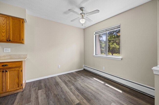 Building Photo - 17 Stenwick Dr