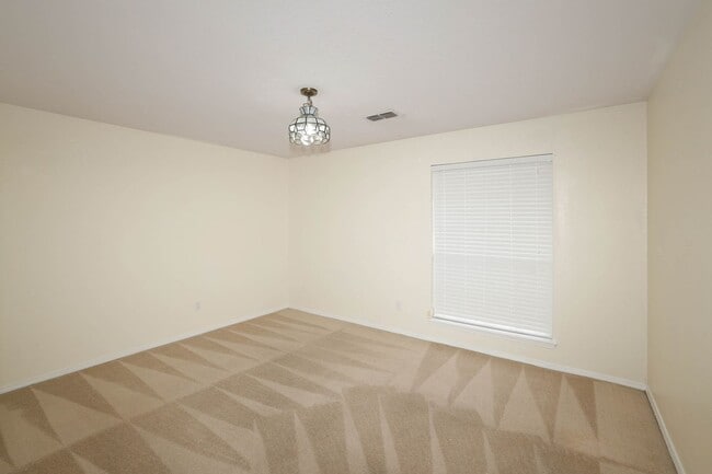 Building Photo - 5706 Laguna Dr