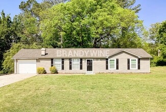 Building Photo - 2119 Blue Creek Ct
