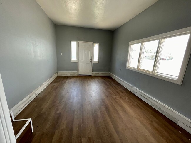 Building Photo - 4 bed 2 bath now available