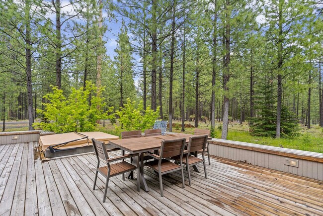 Building Photo - 13370 Spirea