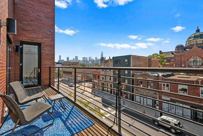 Building Photo - 808 N Greenview Ave