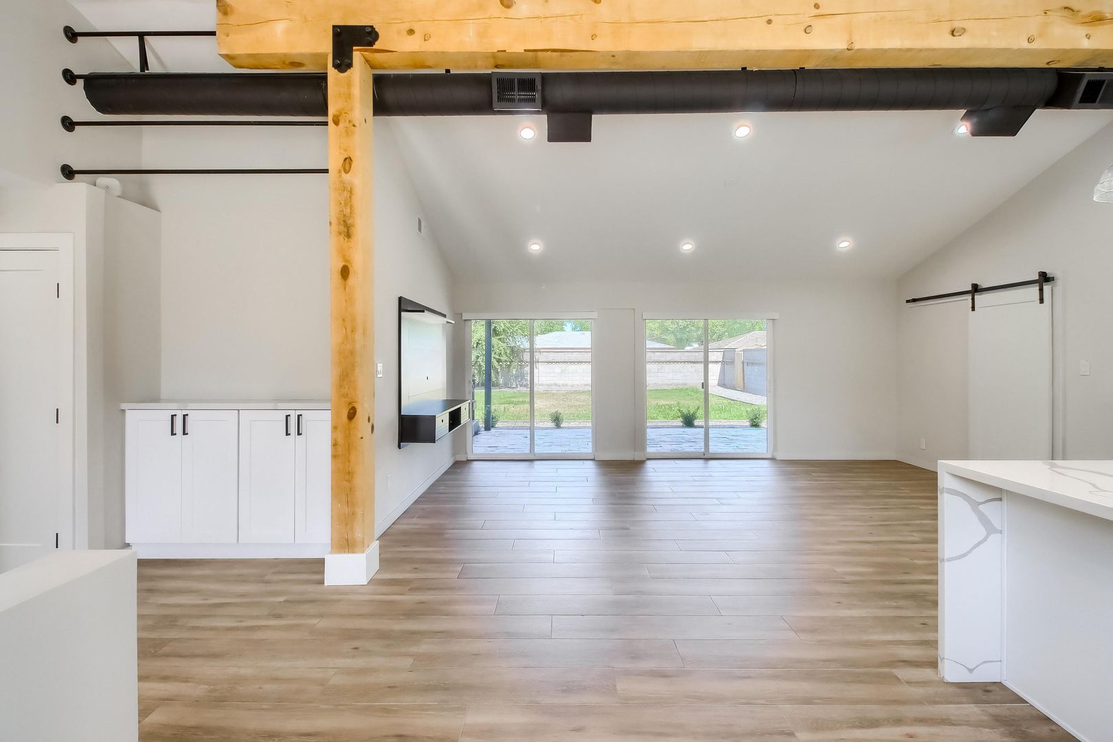 Building Photo - 1402 W Berridge Ln