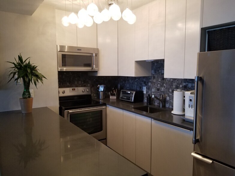 Building Photo - 1301 Delaware Ave SW