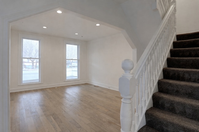 Building Photo - Renovated Single Family 2BR+2Bonus Rm/2.5BA Home in the Heart of Waverly