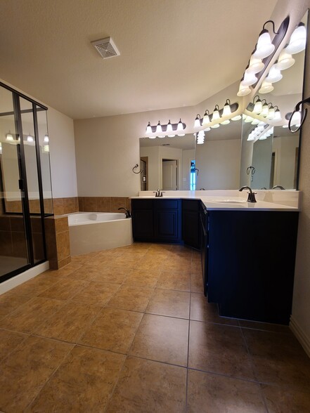 Building Photo - 3080 Peyton Brook Dr