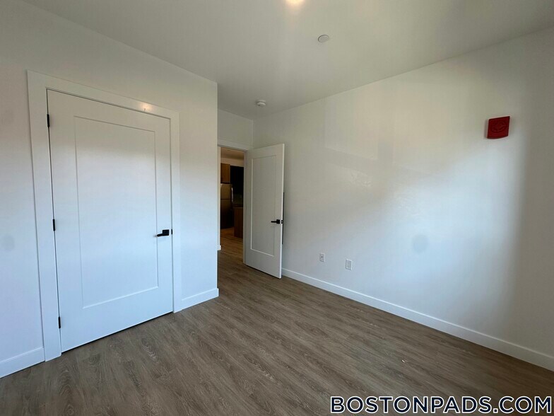 Building Photo - 199 Gardner St