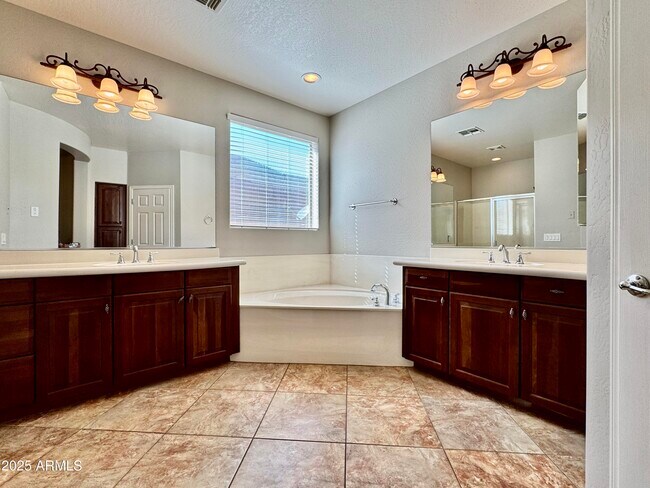 Building Photo - 4521 W Paseo Way