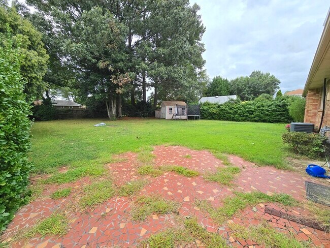 Building Photo - Charming 4-Bedroom Brick Ranch in Virginia Beach!
