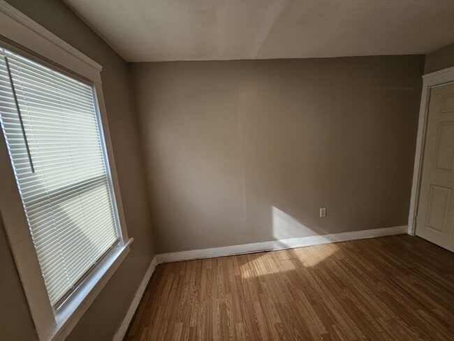 Building Photo - 1762 E 33rd St