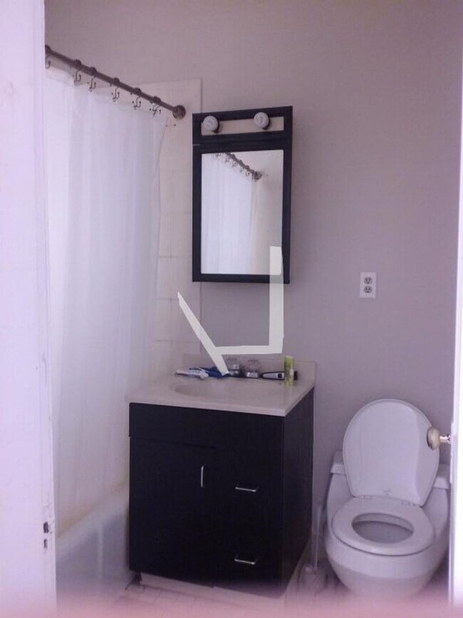 Building Photo - HOT ALLSTON LISTING!!!!!
