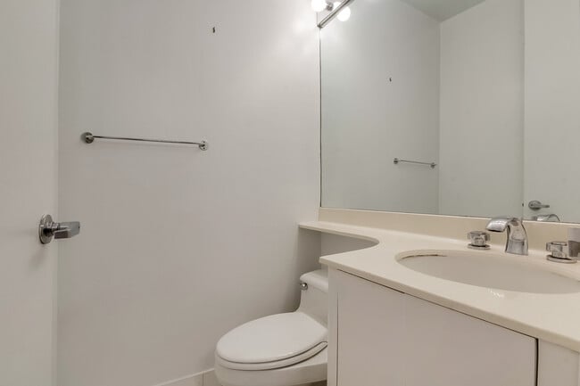 Building Photo - 161 W 61st St
