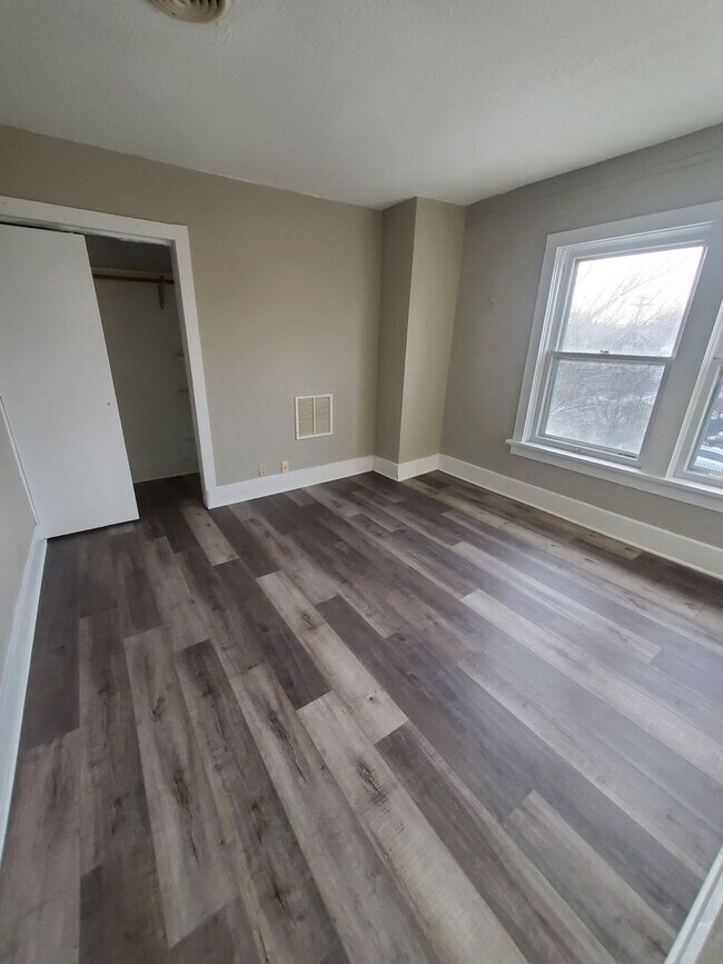 Interior Photo - 800 E Chambers St./3010 N Fratney St. (6 Unit)