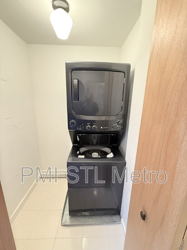 Building Photo - 7301 Tulane Ave