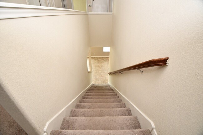 Building Photo - 20023 Linden Spruce Ln