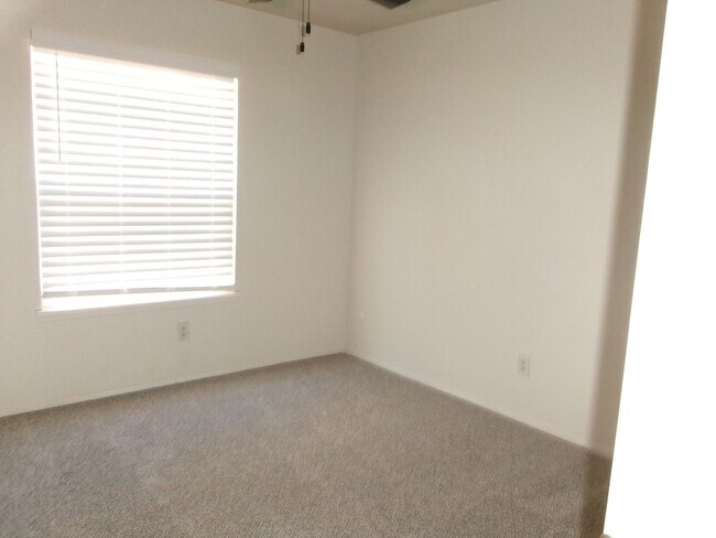 Building Photo - 218 Idlewild Dr