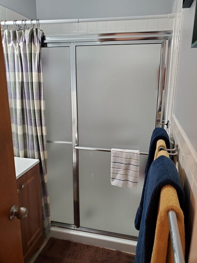 Building Photo - Immaculate 3BR home near parks and trails, eateries and quick highway access