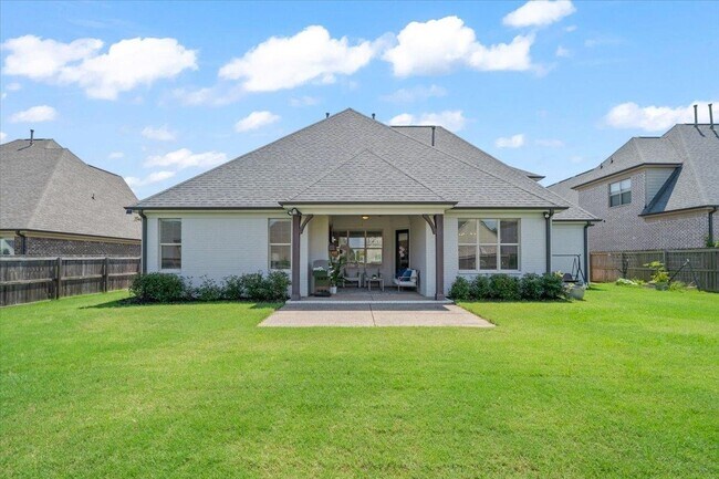 Building Photo - 4741 Carousel Ln