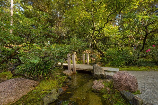 Building Photo - 299 SW 7th St