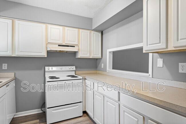Building Photo - 4249 Lake Ridge Dr