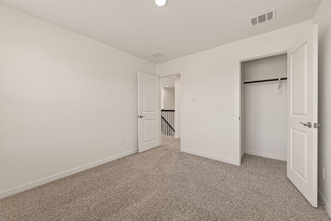 Building Photo - 2819 Red Rosehip Dr