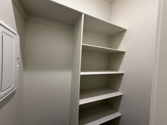 Building Photo - BRAND NEW TOWNHOME FOR RENT!