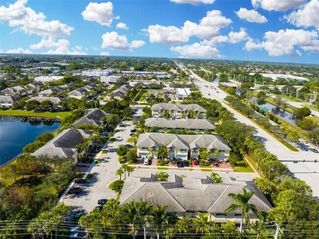 Building Photo - 4652 Horseshoe Cir