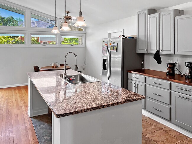 Building Photo - 5639 Main St