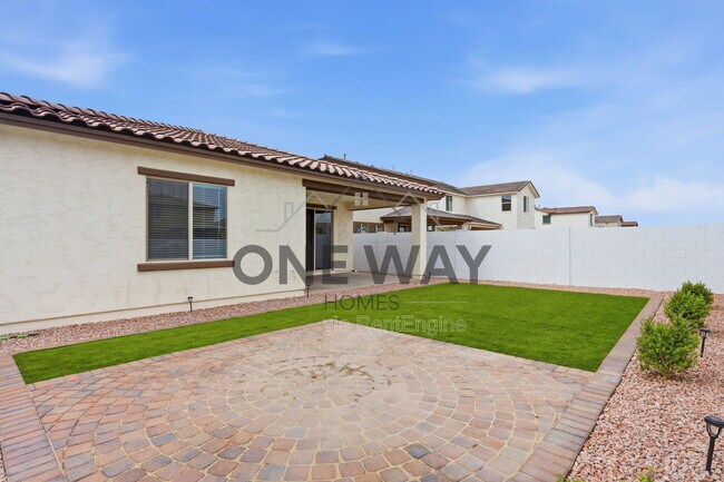 Building Photo - 18180 W Larkspur Dr