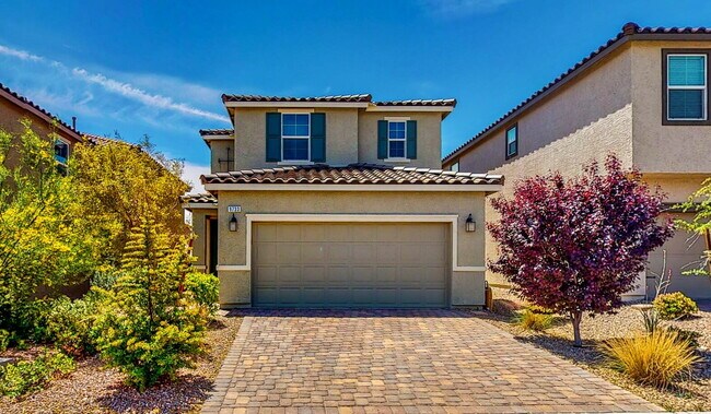 Building Photo - HOLIDAY SPECIAL! SIGN YOUR LEASE BY 12.31.25 AND RECEIVE THE FIRST 2 WEEKS RENT FREE!!  Beautiful...