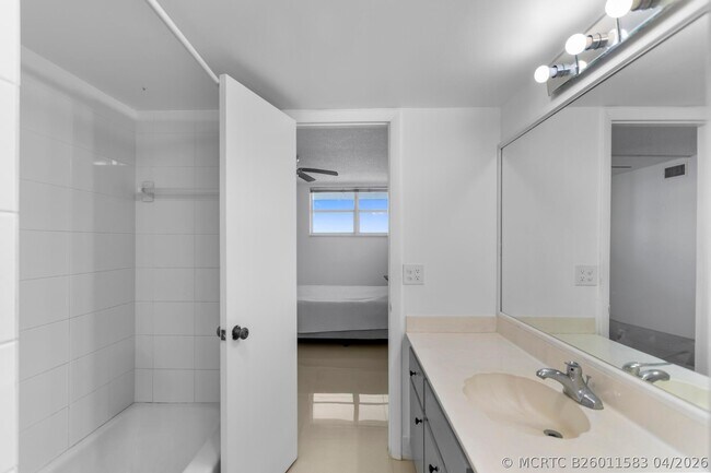 Building Photo - 3100 NE 49th St