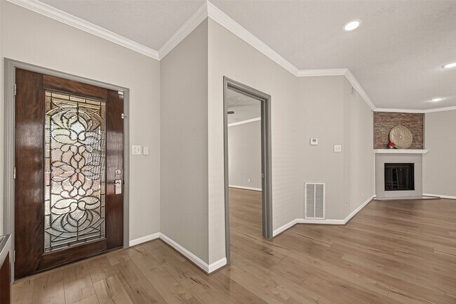 Building Photo - 4024 Breakwood Dr