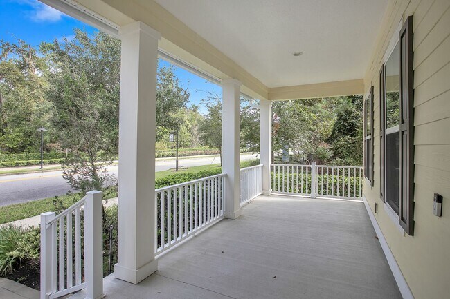 Building Photo - Beautiful 4 bedroom/ 2 bathroom home in Ri...