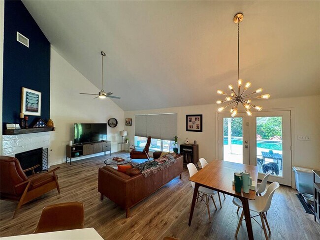 Building Photo - 17800 Kilkenny Dr