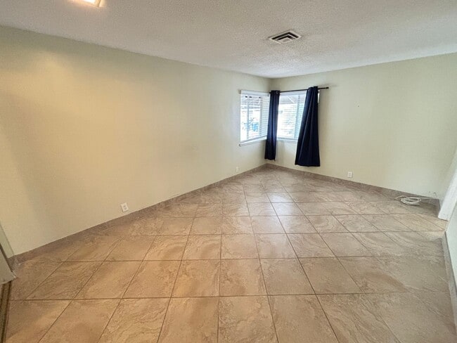 Building Photo - Beautiful single story 3BR/2BA home locate...
