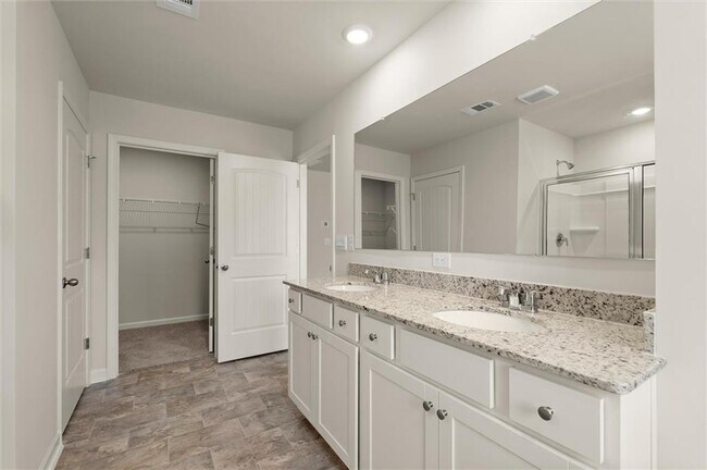 Building Photo - 348 Belmont Dr