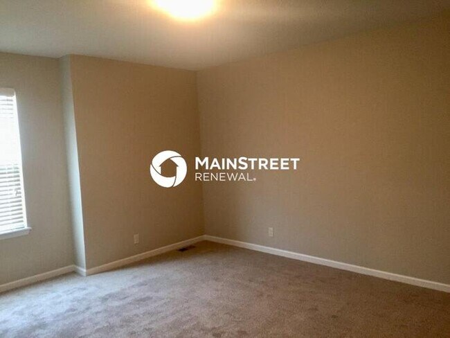 Building Photo - 4 Bedroom Pet-Friendly Home in Louisburg, KS with Main Street Renewal