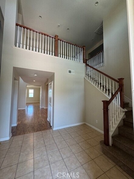 Building Photo - 16034 Skyridge Dr