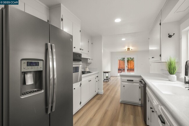 Building Photo - 3934 Bellwood Dr