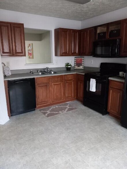 Building Photo - 8393 Carlington Ln