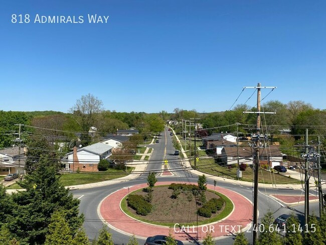 Building Photo - 818 Admirals Way