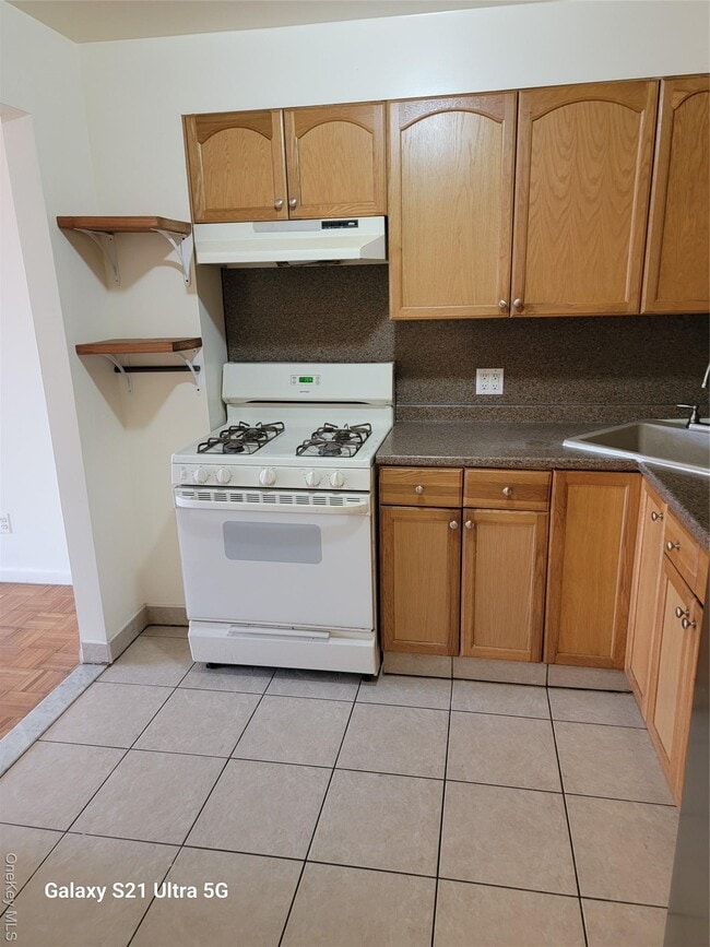 Building Photo - 48-82-82 37th St