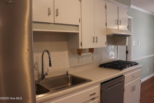 Building Photo - 207 Gemini Ct