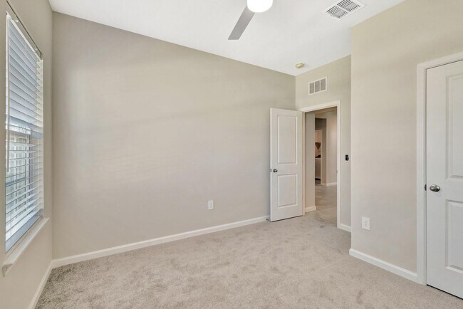 Building Photo - 12639 SW Forli Wy