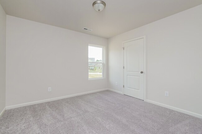 Building Photo - 1054 Manor Dr